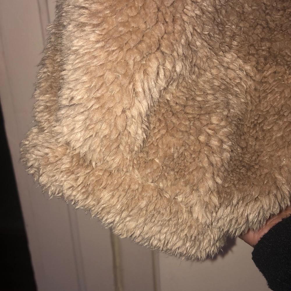 Teddy Jacket 🤎🧸 - Picture 2 of 5